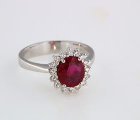 Anello Rubino ovale largo con diamanti
